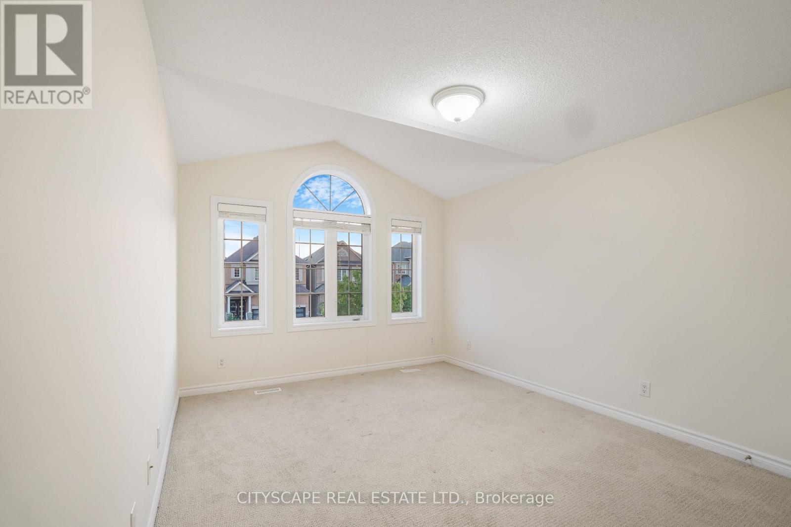 5515 Challenger Drive, Mississauga, Ontario  L5M 0G9 - Photo 20 - W12429252
