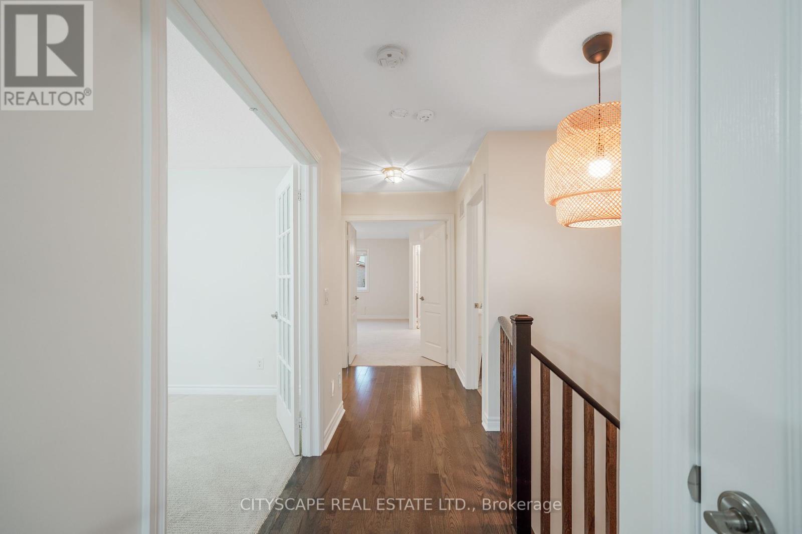 5515 Challenger Drive, Mississauga, Ontario  L5M 0G9 - Photo 24 - W12429252