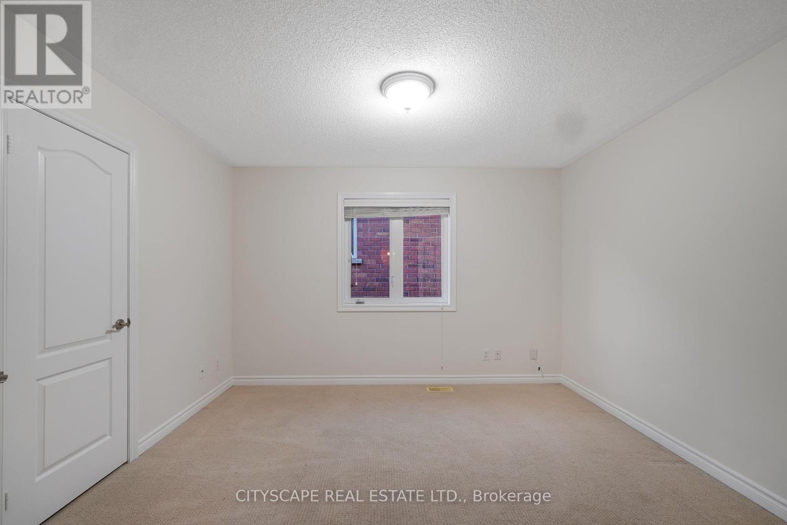 5515 Challenger Drive, Mississauga, Ontario  L5M 0G9 - Photo 25 - W12429252