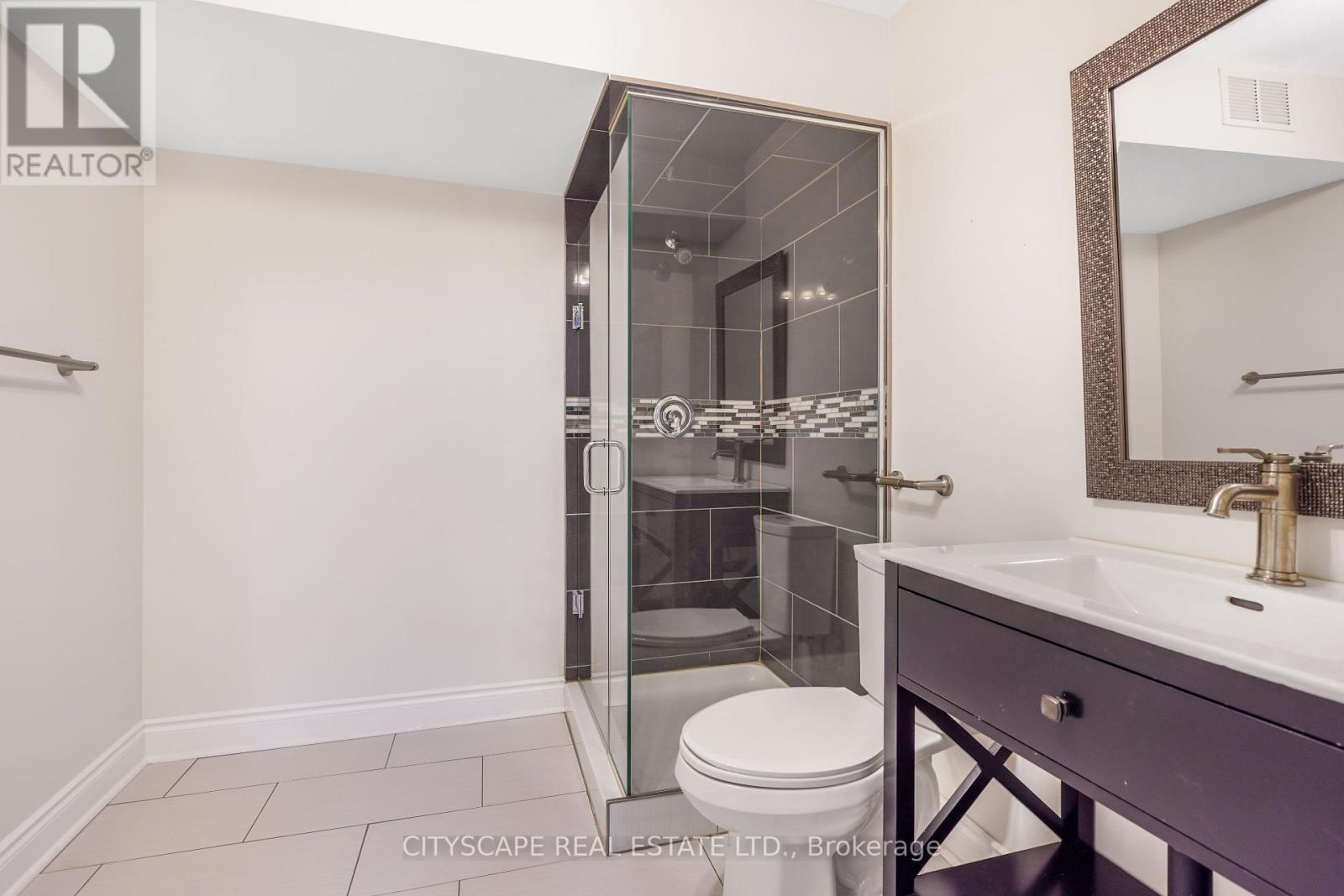 5515 Challenger Drive, Mississauga, Ontario  L5M 0G9 - Photo 40 - W12429252
