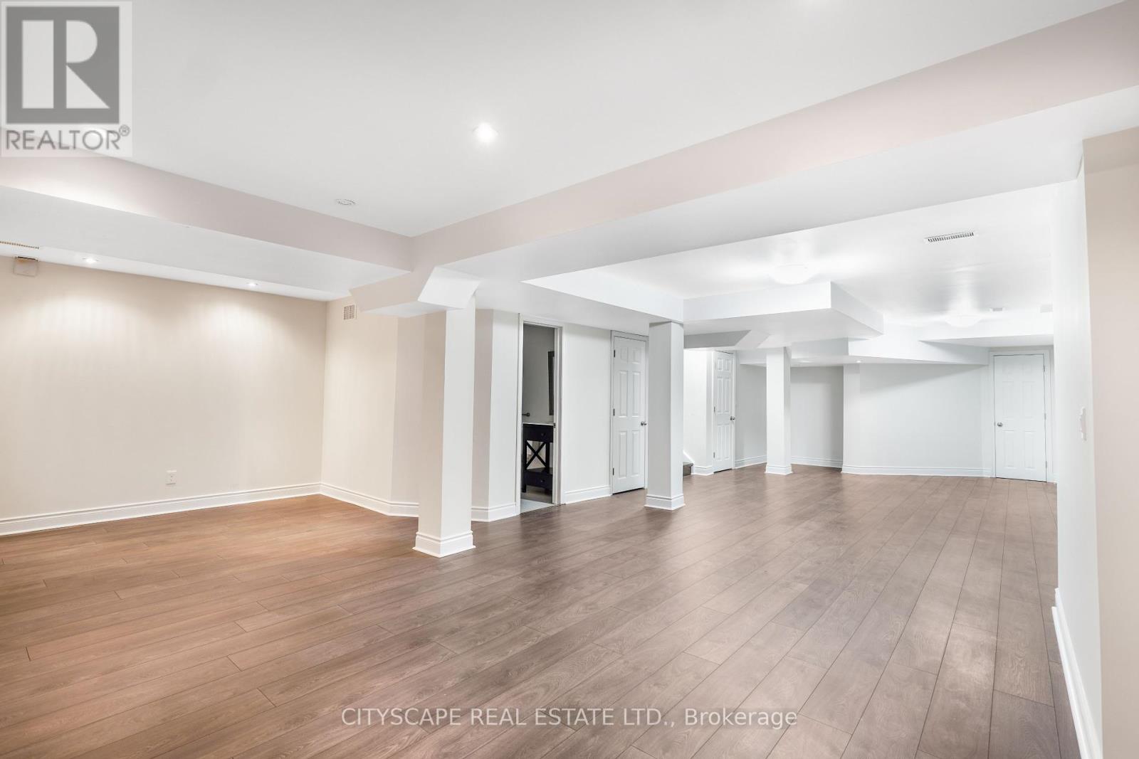 5515 Challenger Drive, Mississauga, Ontario  L5M 0G9 - Photo 41 - W12429252