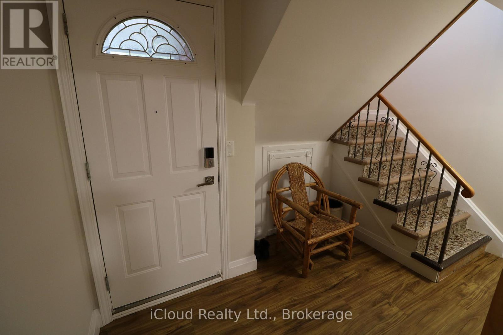 61 Rockbank Crescent, Toronto, Ontario  M9M 1L1 - Photo 20 - W12429257