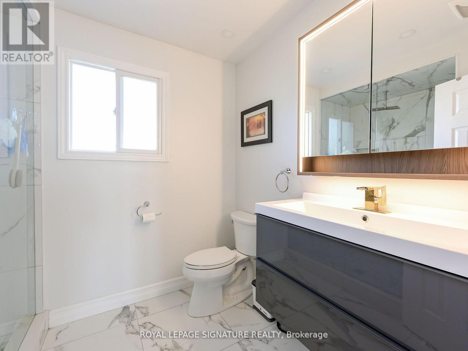 281 Mcgill Street, Mississauga, Ontario  L5A 1V3 - Photo 35 - W12429263