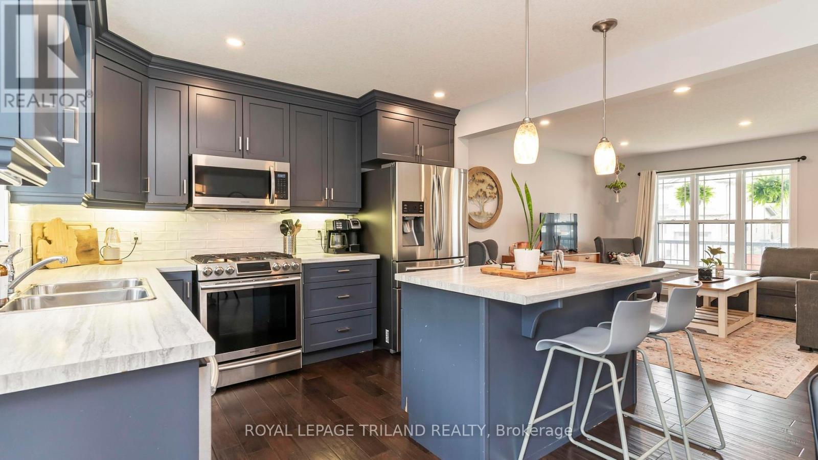 16 Kendell Lane, Ingersoll, Ontario  N5C 0B7 - Photo 11 - X12429318