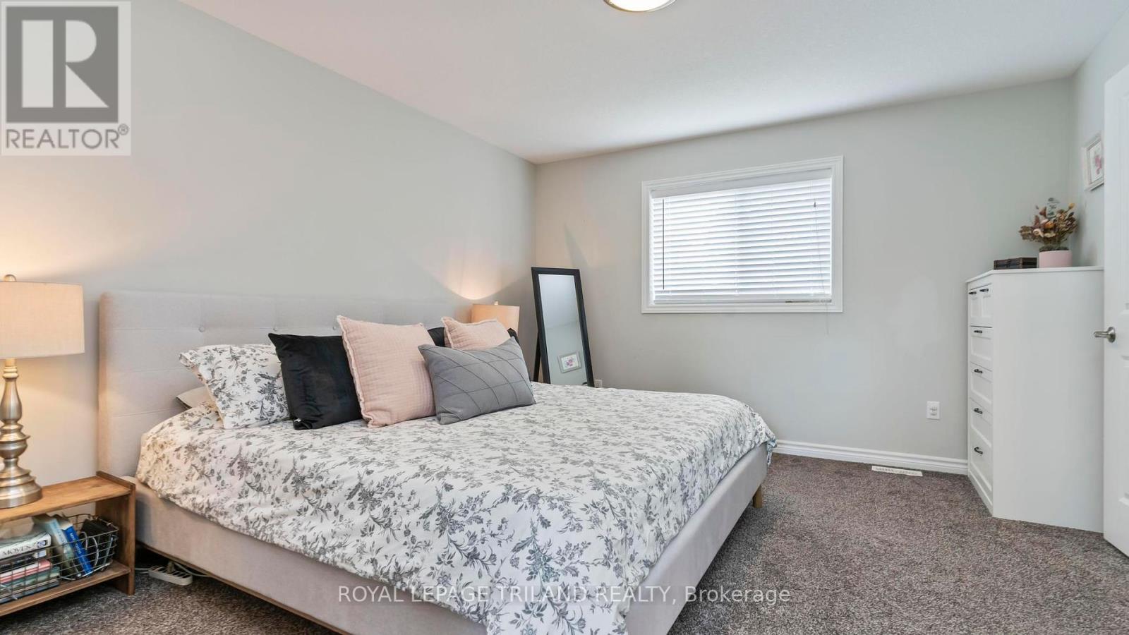 16 Kendell Lane, Ingersoll, Ontario  N5C 0B7 - Photo 20 - X12429318