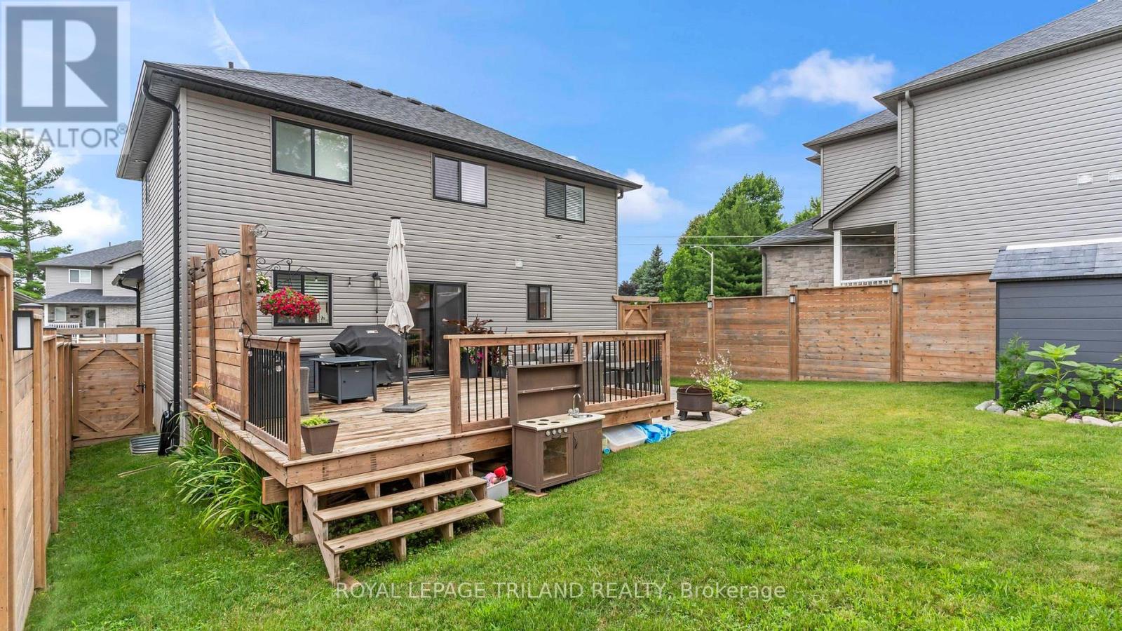 16 Kendell Lane, Ingersoll, Ontario  N5C 0B7 - Photo 38 - X12429318