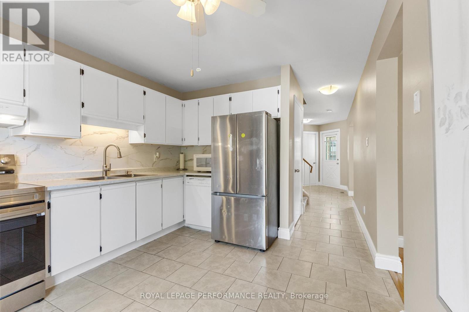 1936 Longman Crescent, Ottawa, Ontario  K1C 5G6 - Photo 11 - X12429281