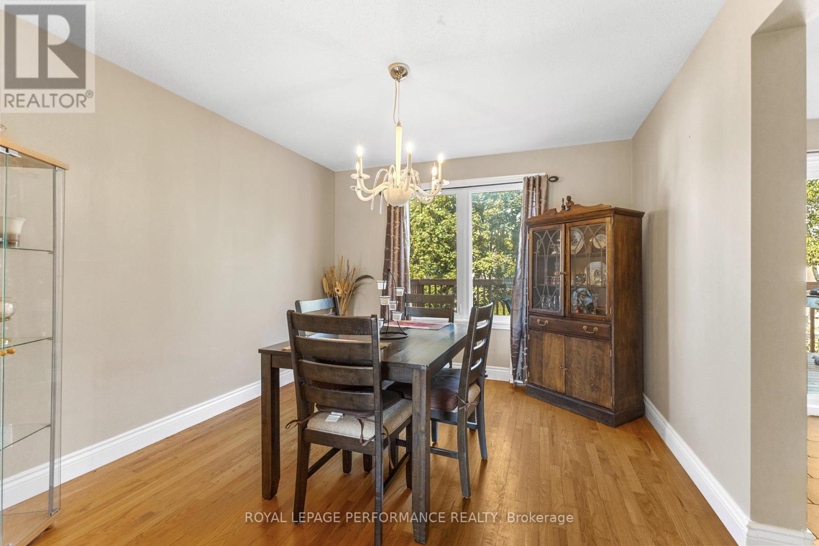1936 Longman Crescent, Ottawa, Ontario  K1C 5G6 - Photo 7 - X12429281