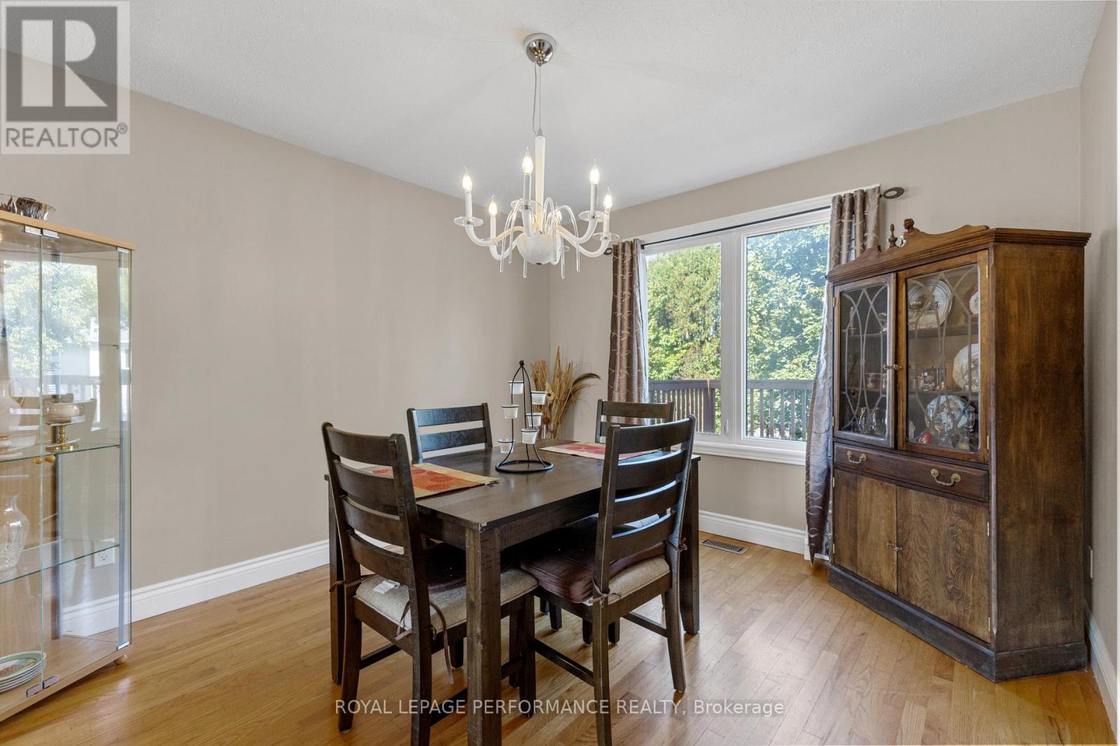 1936 Longman Crescent, Ottawa, Ontario  K1C 5G6 - Photo 8 - X12429281