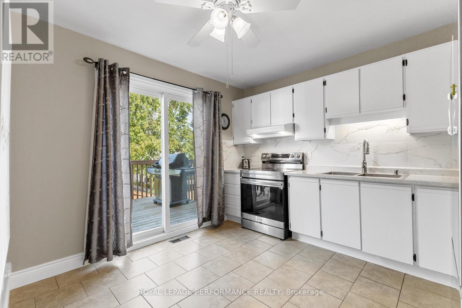 1936 Longman Crescent, Ottawa, Ontario  K1C 5G6 - Photo 9 - X12429281
