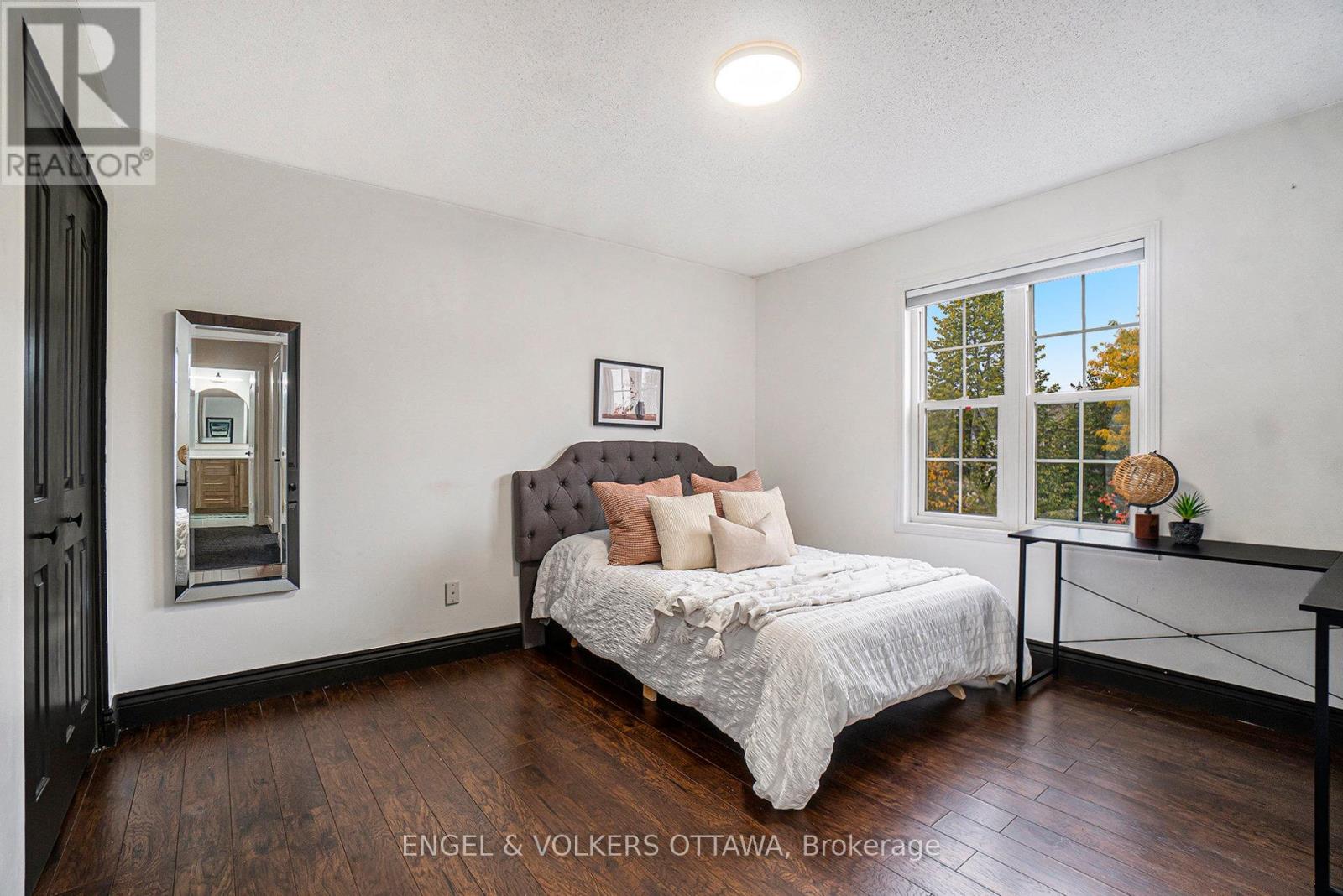 2399 Glandriel Crescent, Ottawa, Ontario  K4A 4T1 - Photo 16 - X12429301