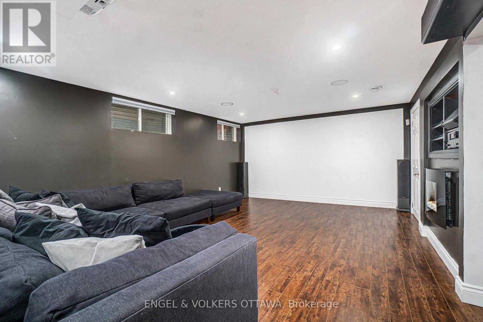 2399 Glandriel Crescent, Ottawa, Ontario  K4A 4T1 - Photo 23 - X12429301
