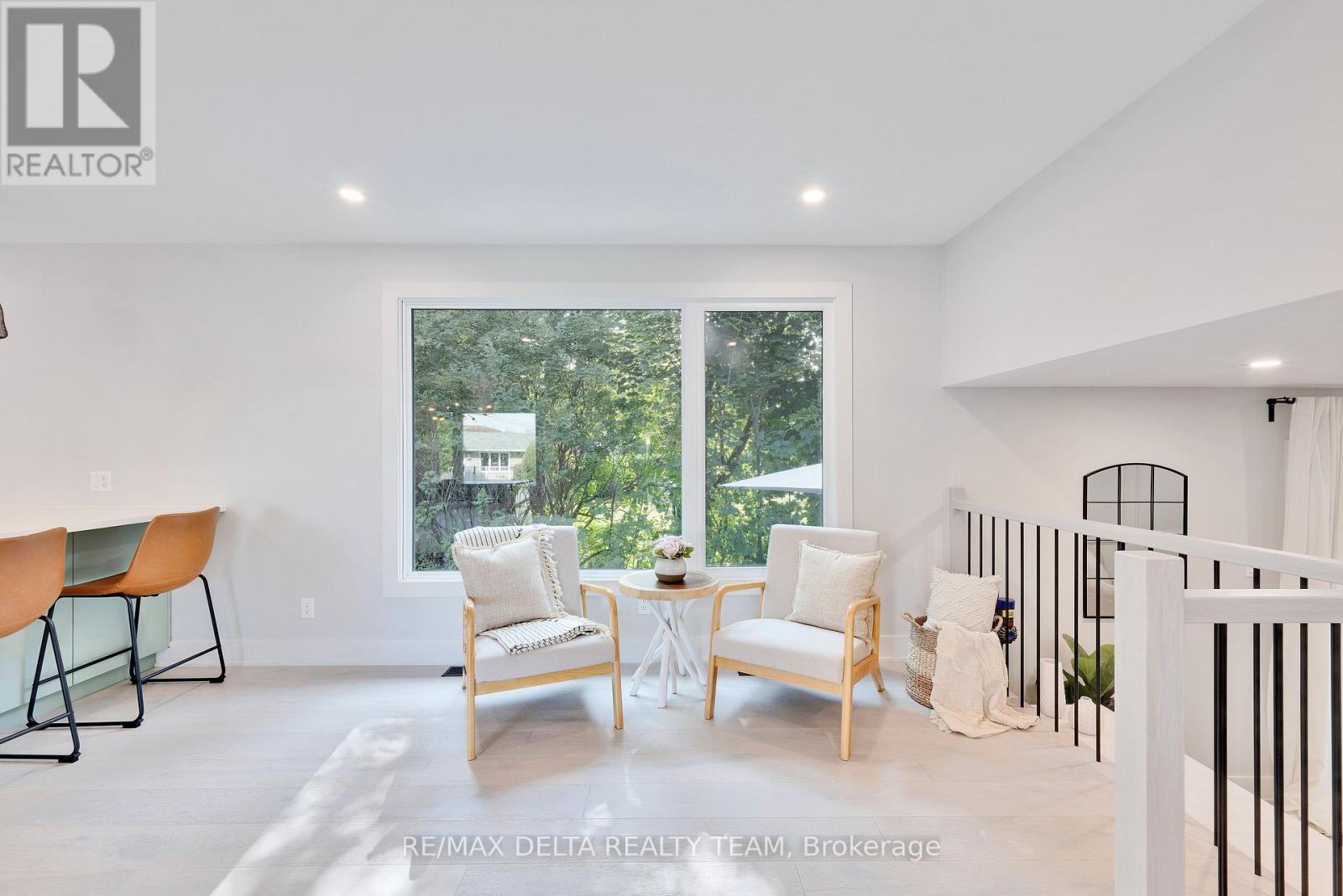 2556 Gravelle Crescent, Ottawa, Ontario  K1B 3A3 - Photo 3 - X12429302