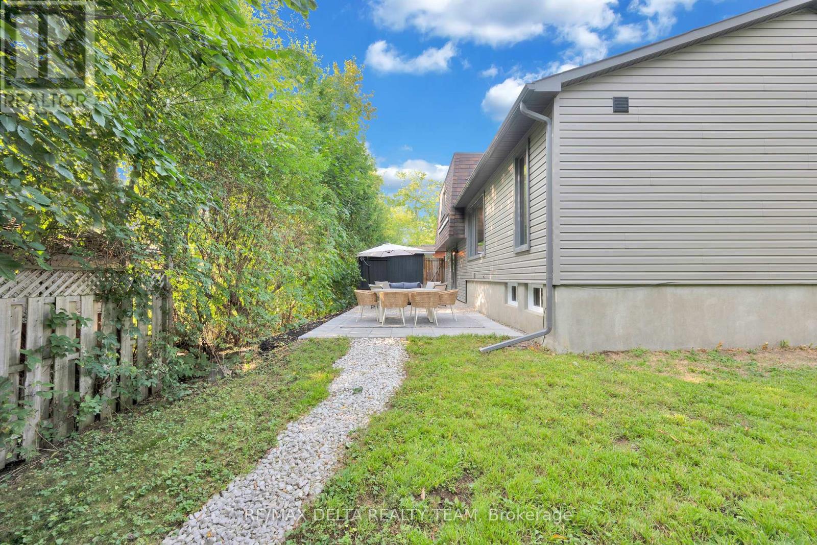 2556 Gravelle Crescent, Ottawa, Ontario  K1B 3A3 - Photo 32 - X12429302