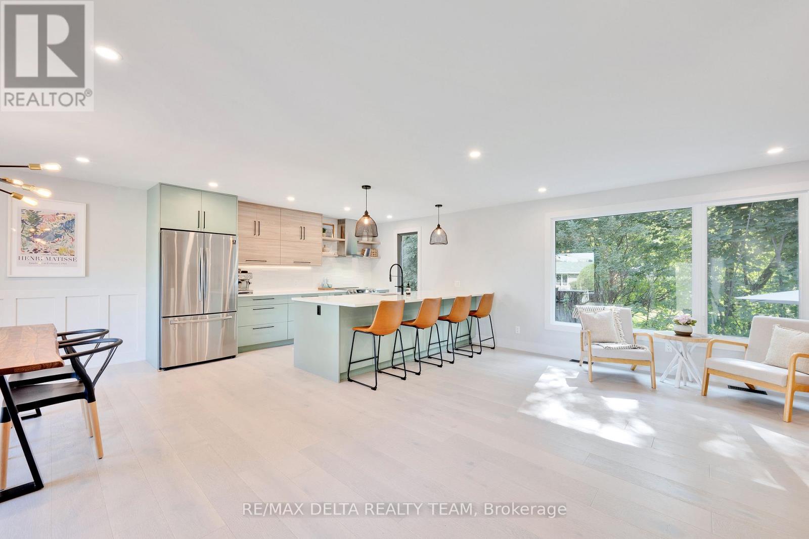 2556 Gravelle Crescent, Ottawa, Ontario  K1B 3A3 - Photo 6 - X12429302