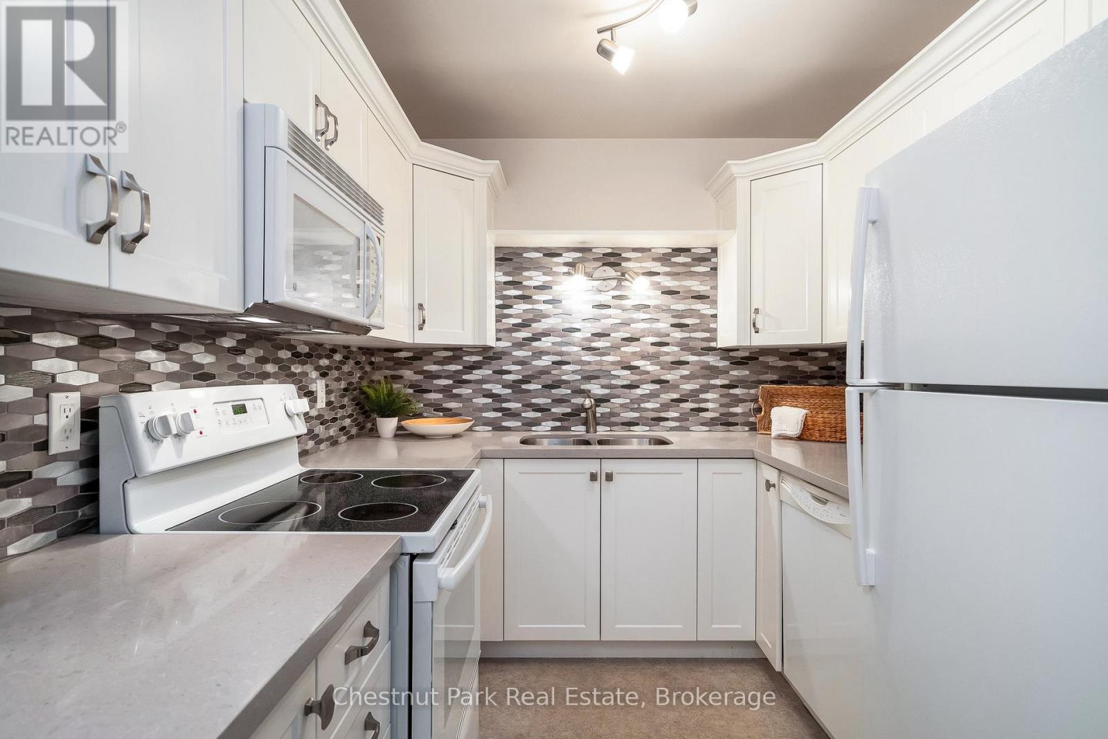 29 Trafalgar Road, Collingwood, Ontario  L9Y 5G4 - Photo 15 - S12429316