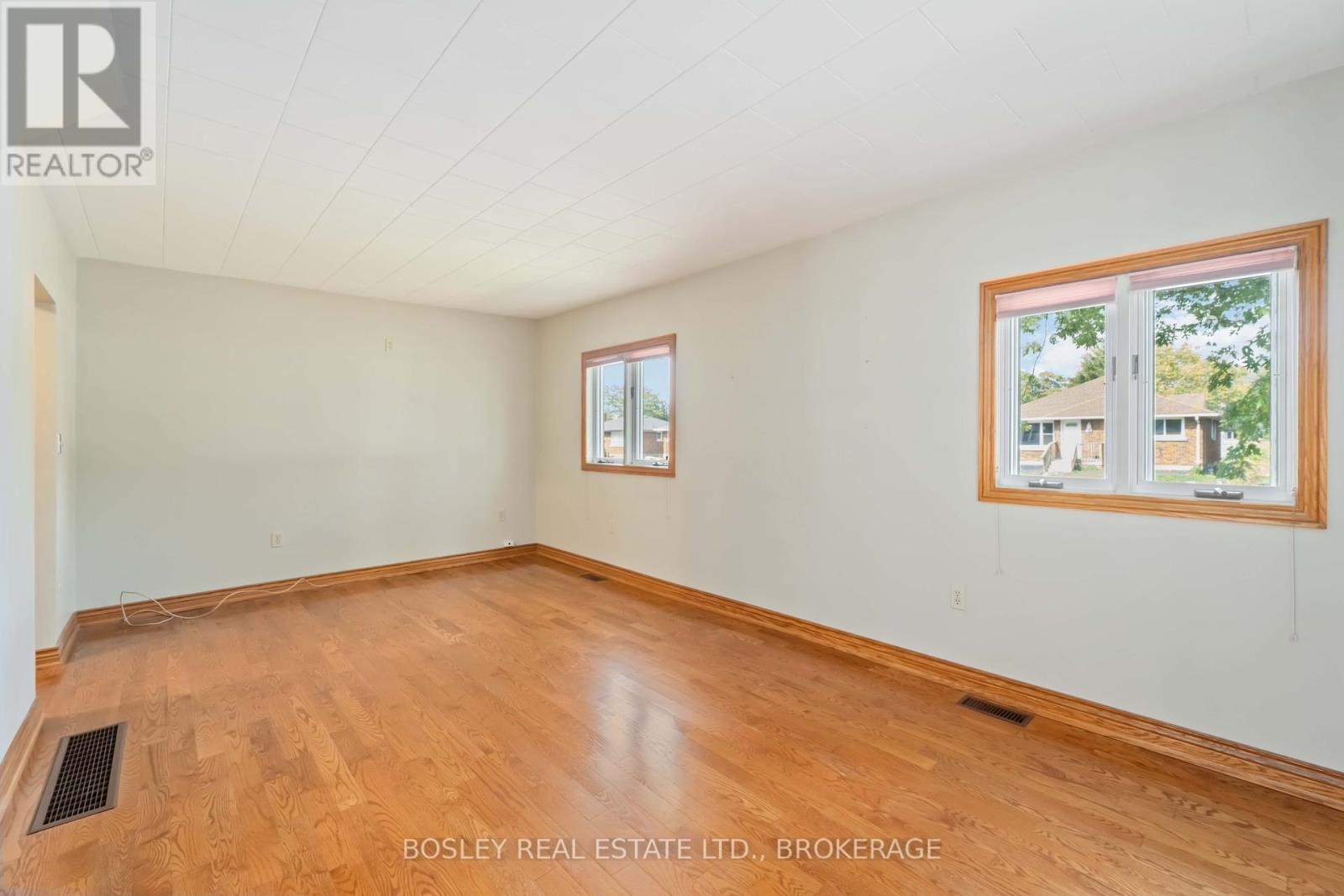 79 Richmond Street W, Thorold (Thorold Downtown), Ontario  L2V 3H2 - Photo 12 - X12429311