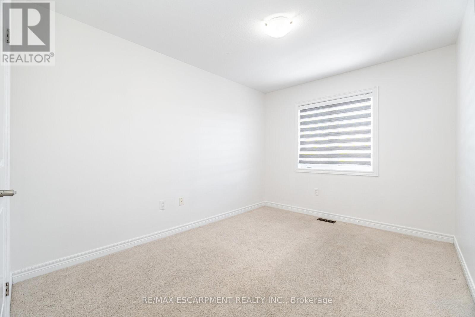 136 Westbank Trail, Hamilton, Ontario  L8J 1R5 - Photo 22 - X12429137