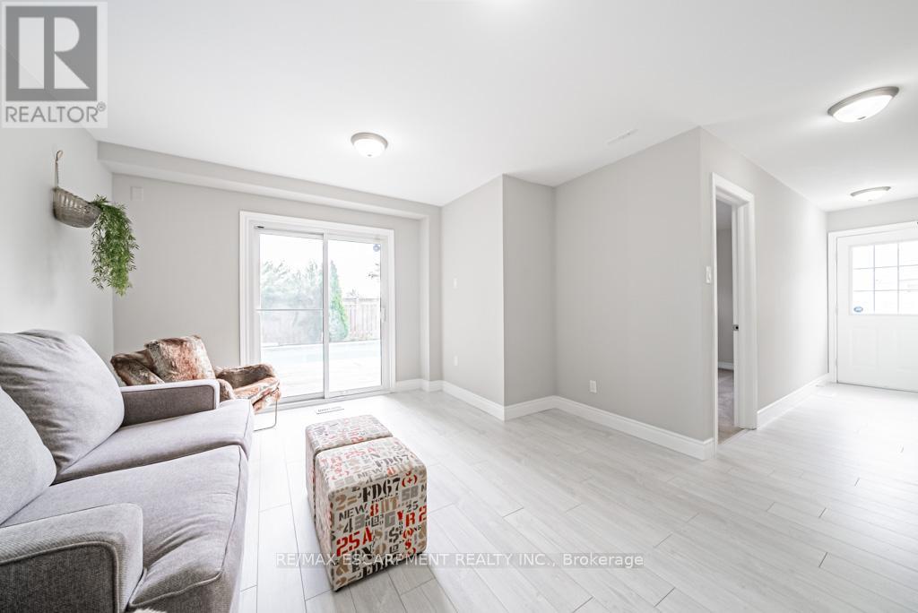 12 Quinlan Court, Hamilton, Ontario  L8W 1K1 - Photo 26 - X12429141