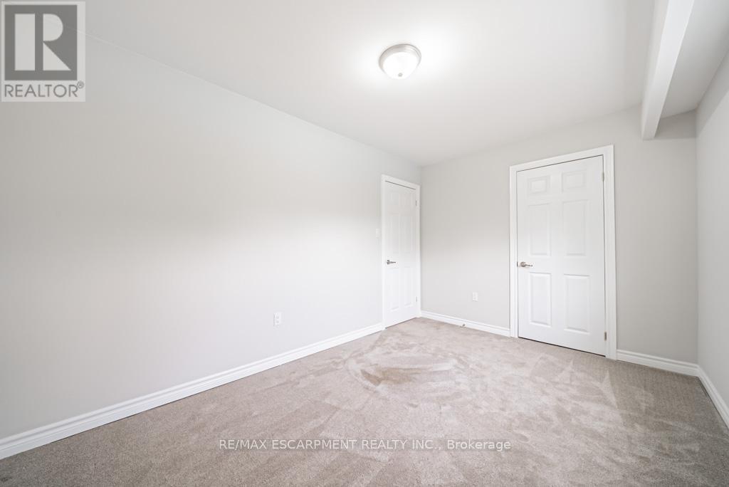 12 Quinlan Court, Hamilton, Ontario  L8W 1K1 - Photo 28 - X12429141