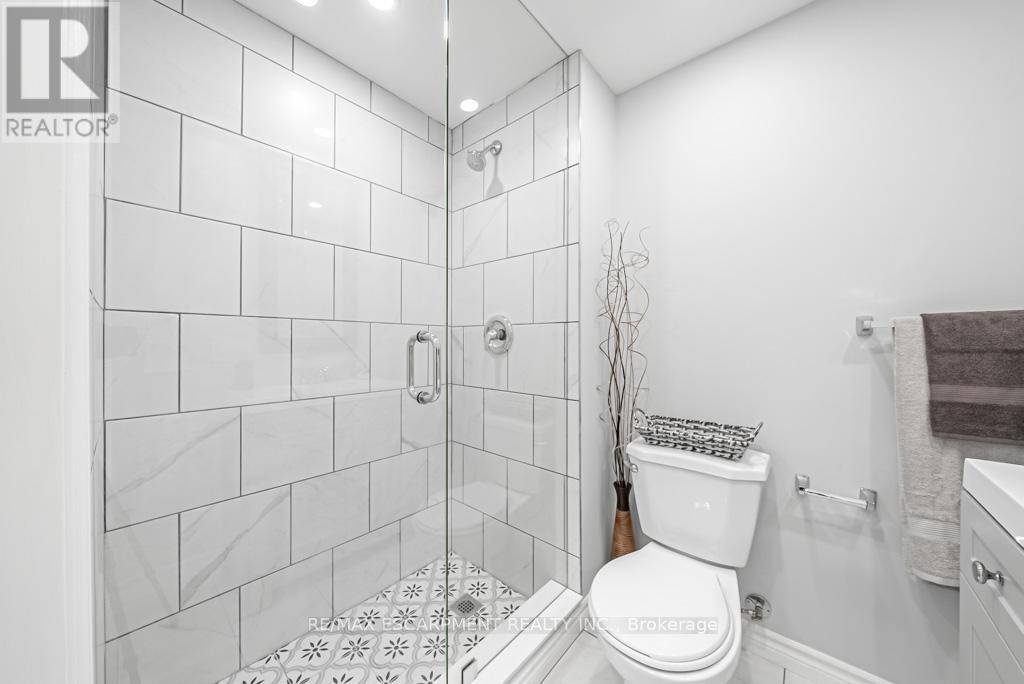 12 Quinlan Court, Hamilton, Ontario  L8W 1K1 - Photo 36 - X12429141