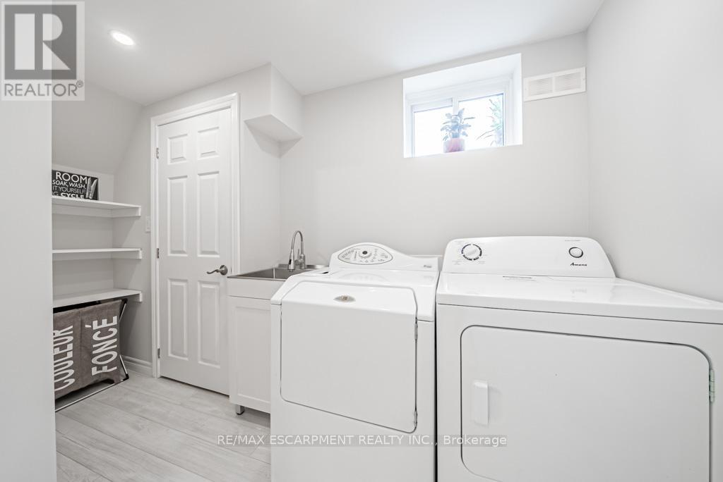 12 Quinlan Court, Hamilton, Ontario  L8W 1K1 - Photo 37 - X12429141