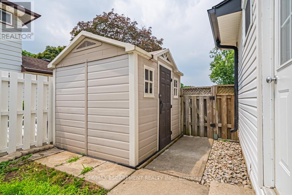 12 Quinlan Court, Hamilton, Ontario  L8W 1K1 - Photo 49 - X12429141