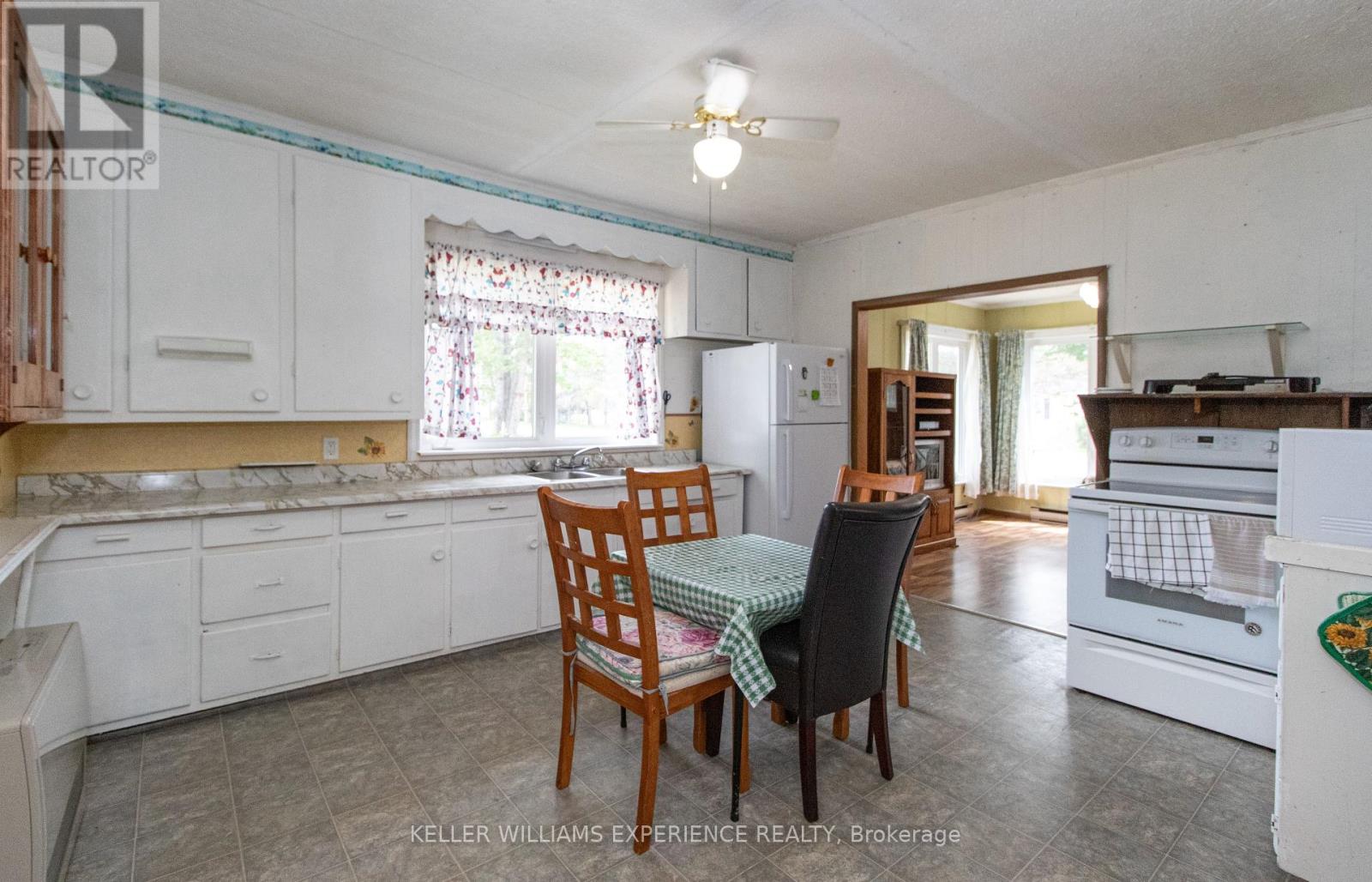 152 Ottawa Avenue, South River, Ontario  P0A 1X0 - Photo 11 - X12429149