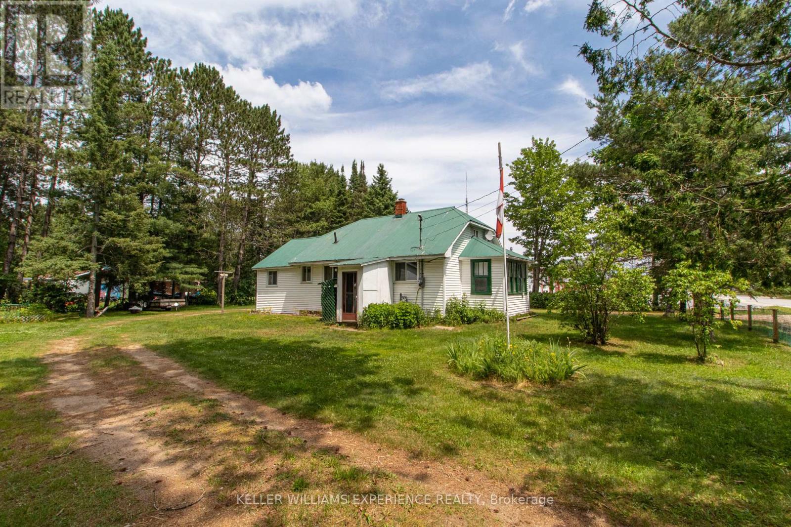 152 Ottawa Avenue, South River, Ontario  P0A 1X0 - Photo 32 - X12429149