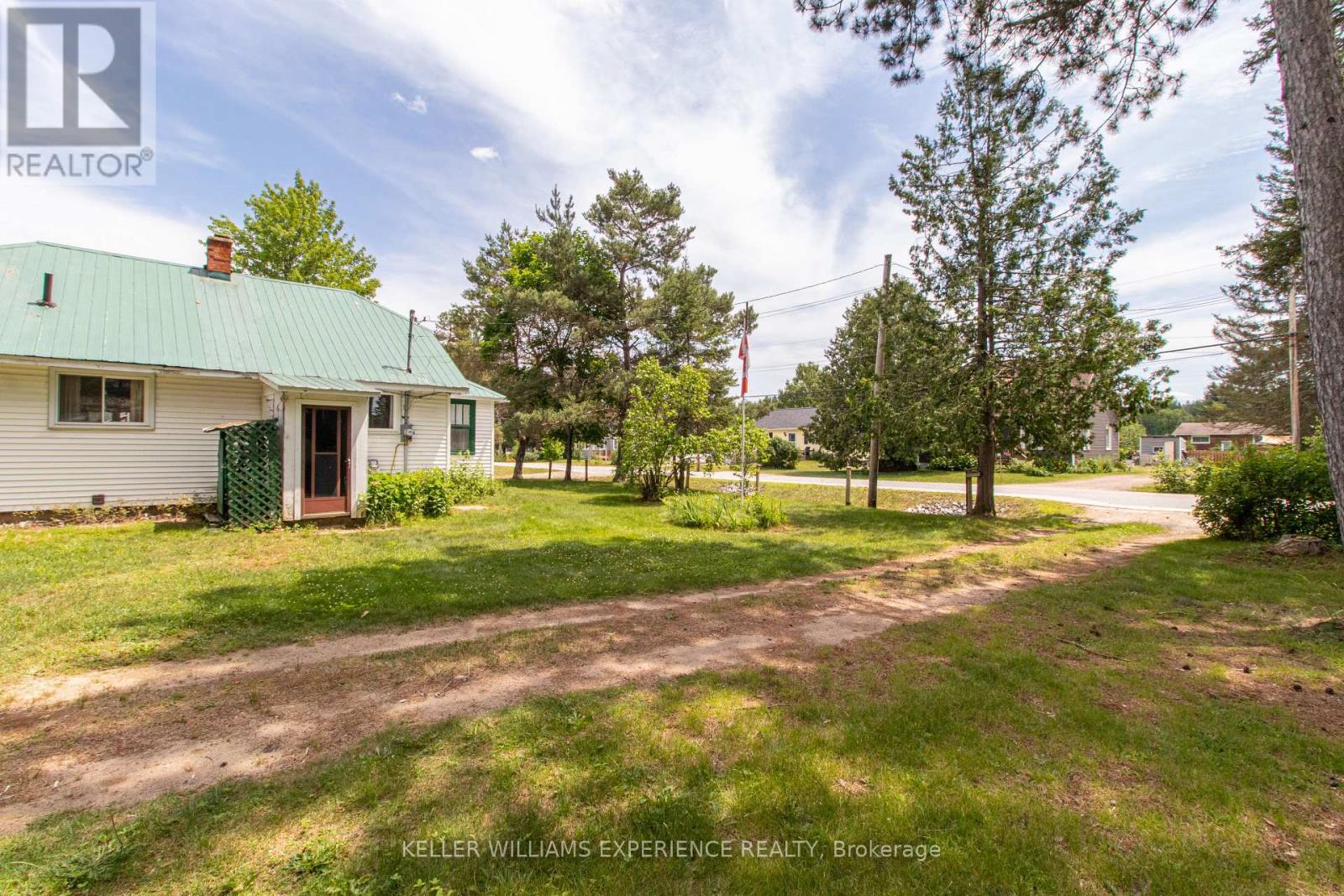 152 Ottawa Avenue, South River, Ontario  P0A 1X0 - Photo 34 - X12429149