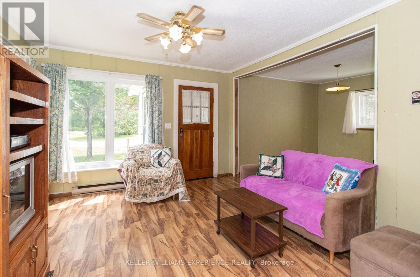 152 Ottawa Avenue, South River, Ontario  P0A 1X0 - Photo 4 - X12429149