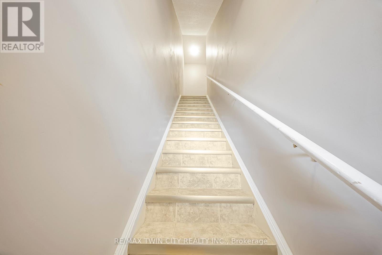 C - 1108 Fairway Road N, Kitchener, Ontario  N2A 0J3 - Photo 3 - X12429150