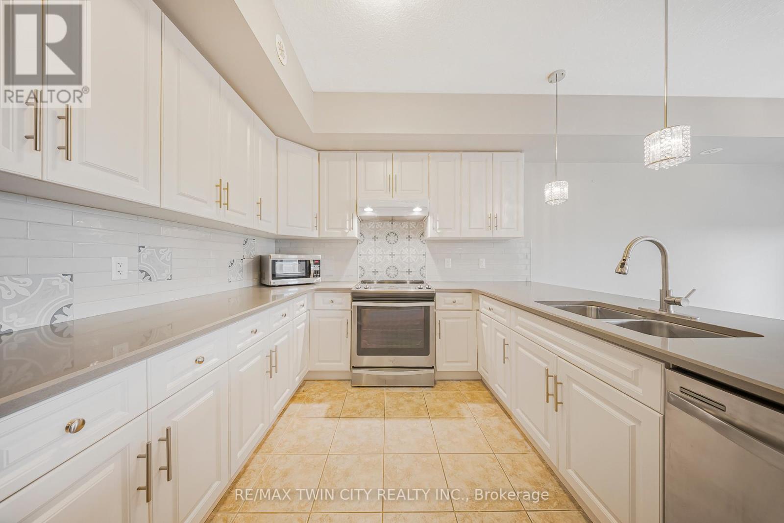 C - 1108 Fairway Road N, Kitchener, Ontario  N2A 0J3 - Photo 7 - X12429150