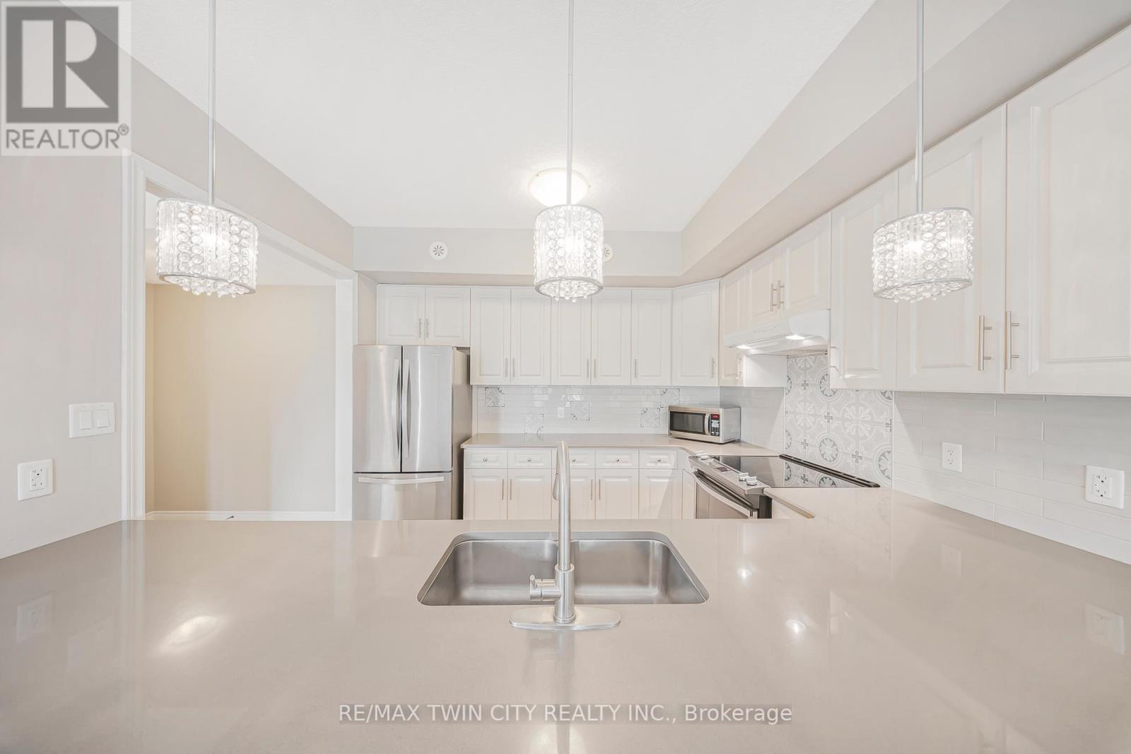 C - 1108 Fairway Road N, Kitchener, Ontario  N2A 0J3 - Photo 9 - X12429150