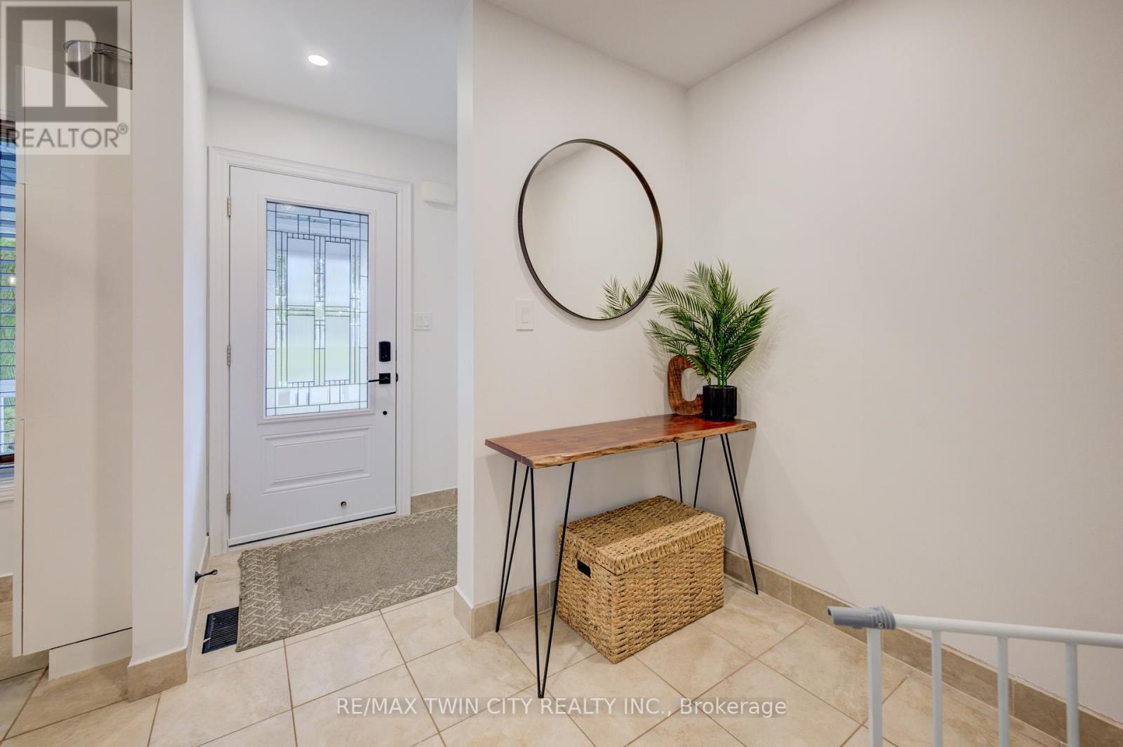 143 Dyer Court, Cambridge, Ontario  N3C 4B9 - Photo 5 - X12429165