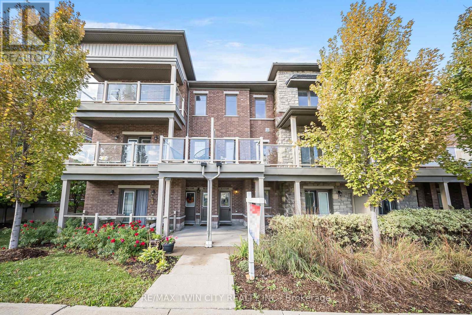 C - 1108 Fairway Road N, Kitchener, Ontario  N2A 0J3 - Photo 2 - X12429184