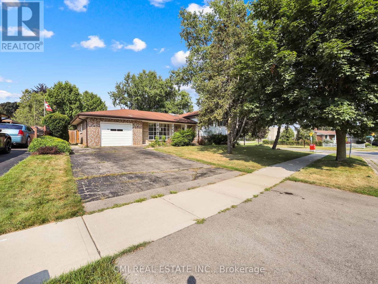 74 Brier Park Road, Brantford, Ontario  N3R 5T4 - Photo 2 - X12429216