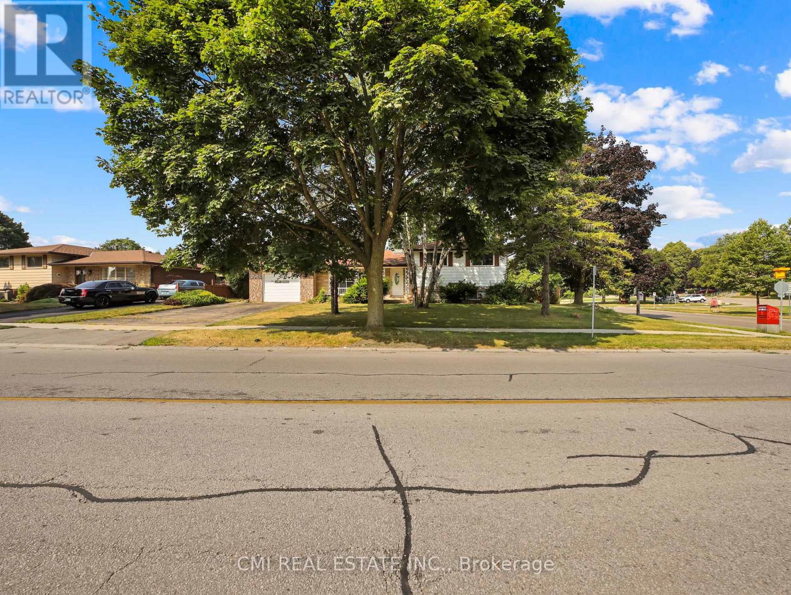 74 Brier Park Road, Brantford, Ontario  N3R 5T4 - Photo 4 - X12429216