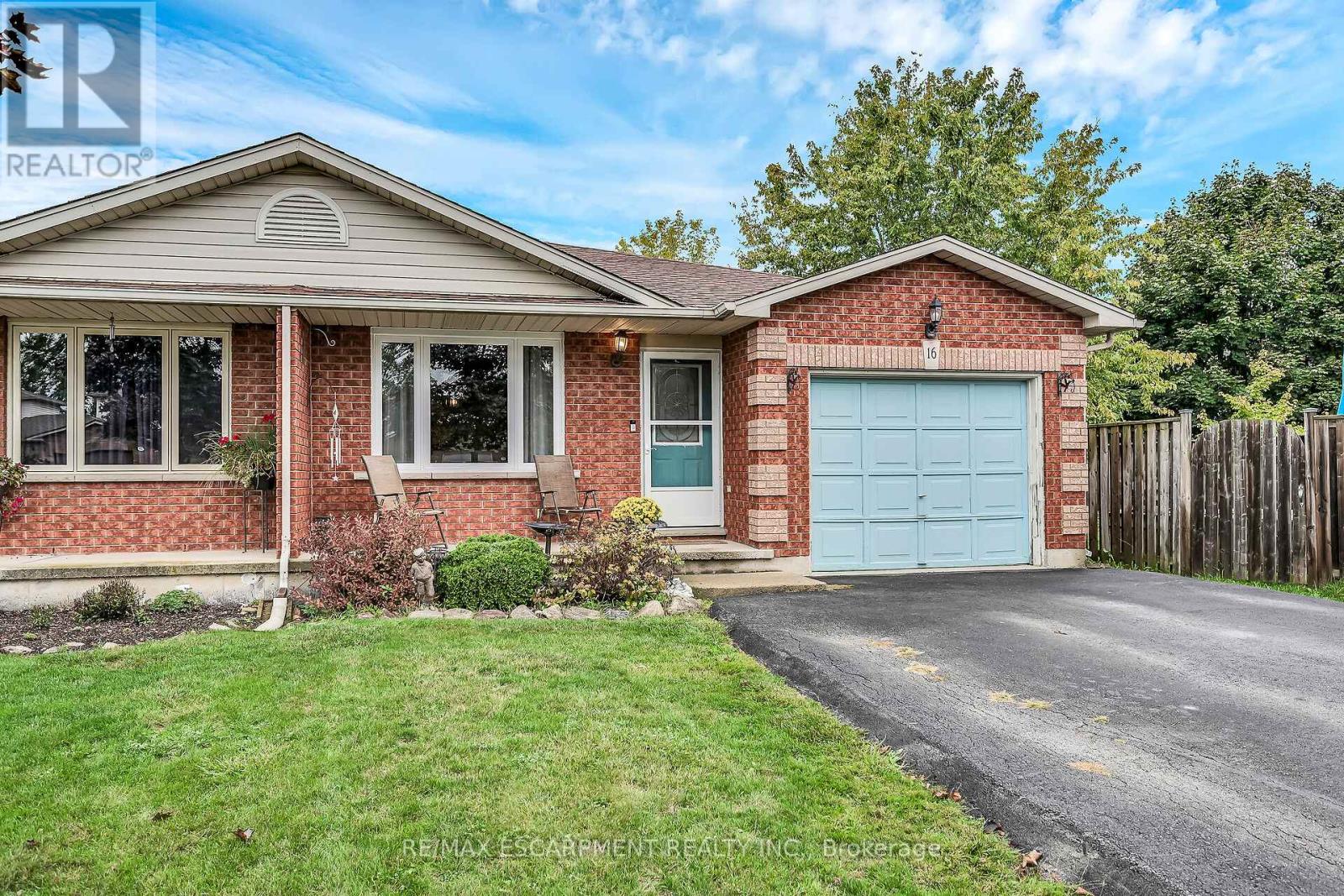 16 CALEDON COURT, Haldimand, Ontario
