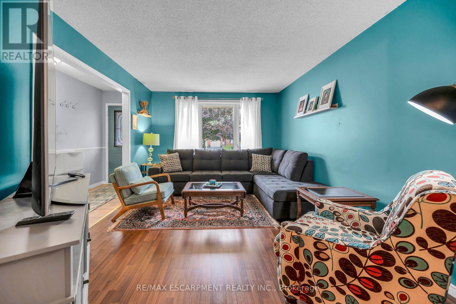 16 Caledon Court, Haldimand, Ontario  N3W 2L5 - Photo 10 - X12429233