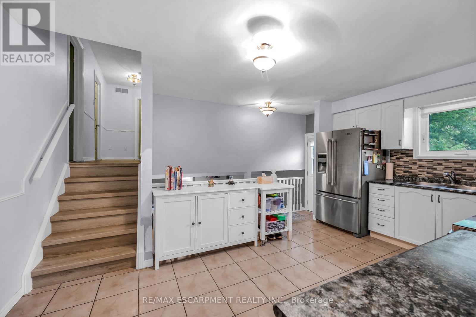 16 Caledon Court, Haldimand, Ontario  N3W 2L5 - Photo 17 - X12429233