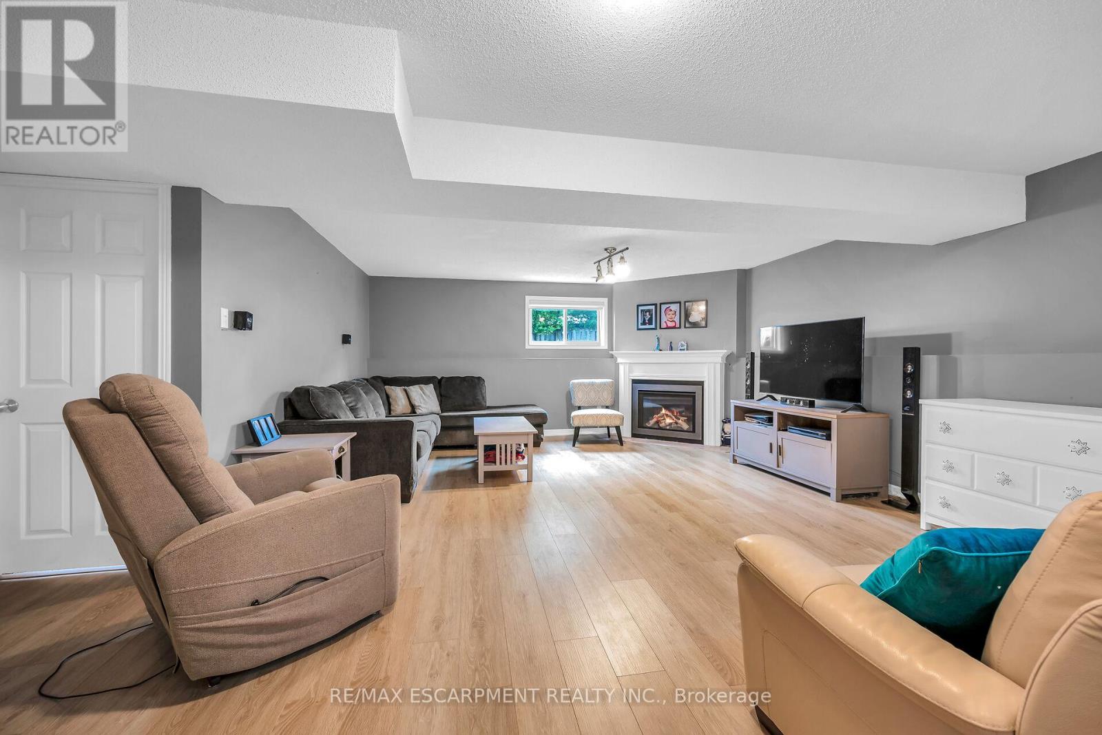 16 Caledon Court, Haldimand, Ontario  N3W 2L5 - Photo 30 - X12429233