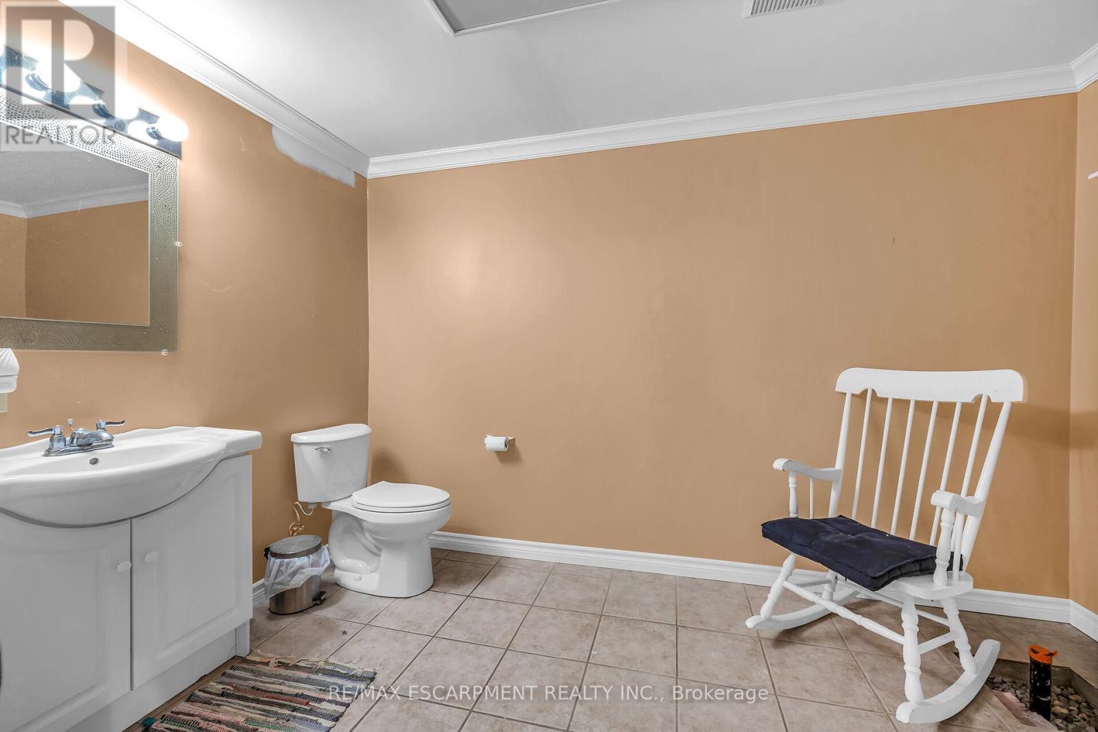 16 Caledon Court, Haldimand, Ontario  N3W 2L5 - Photo 36 - X12429233