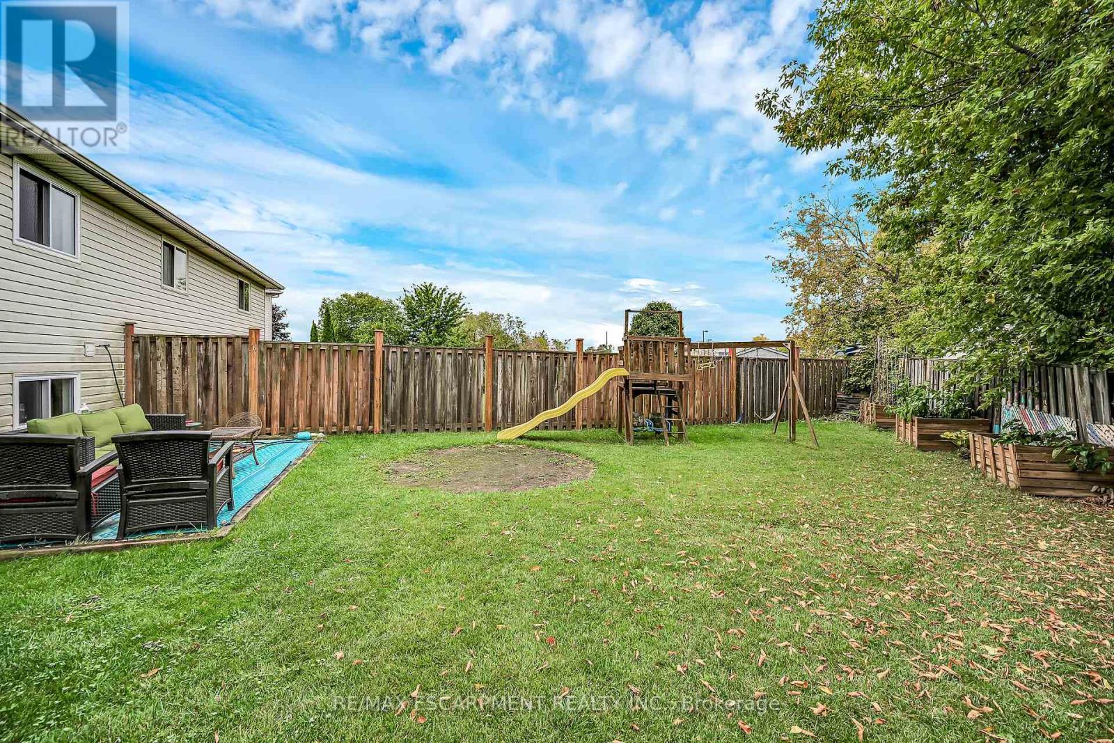 16 Caledon Court, Haldimand, Ontario  N3W 2L5 - Photo 40 - X12429233