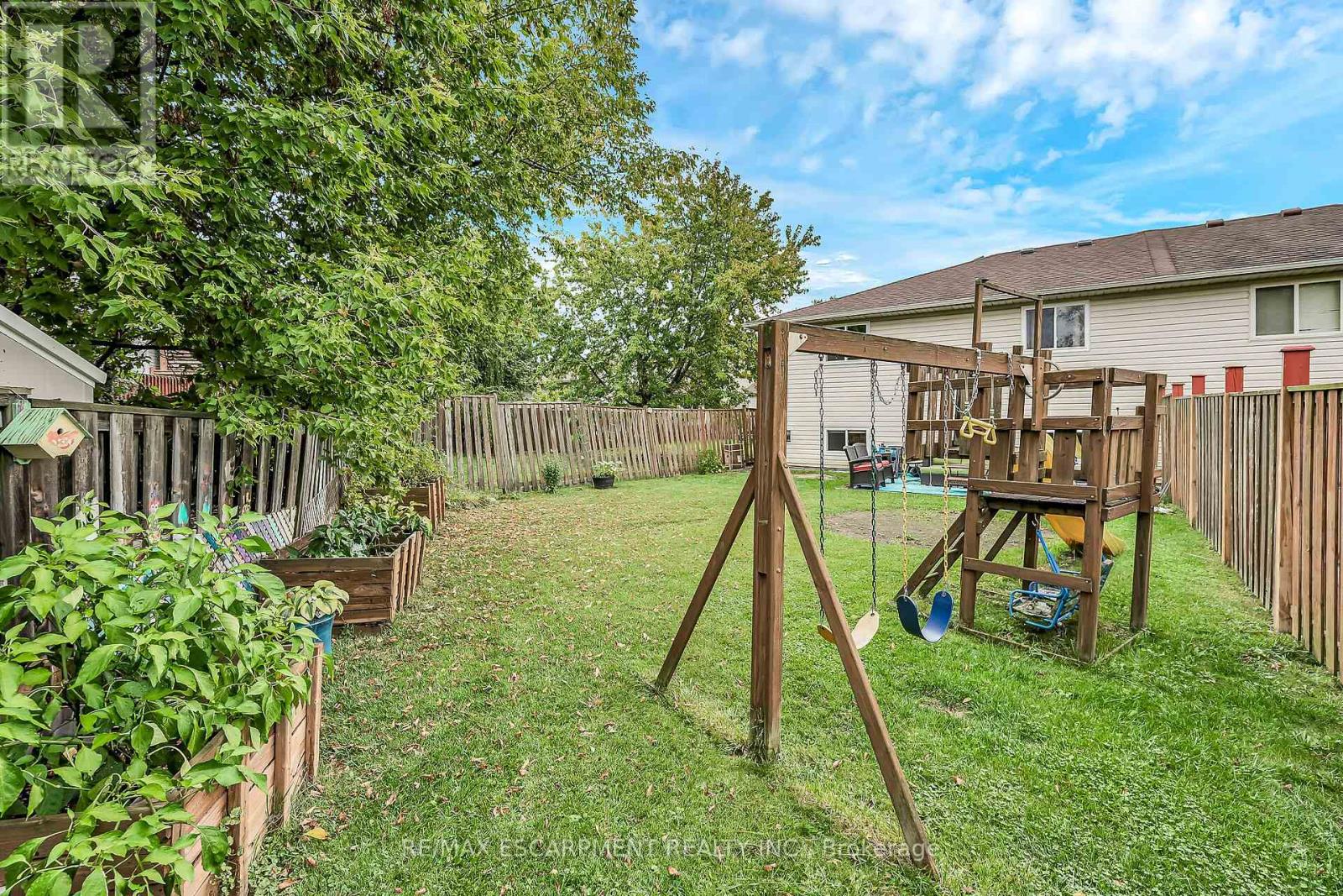 16 Caledon Court, Haldimand, Ontario  N3W 2L5 - Photo 42 - X12429233