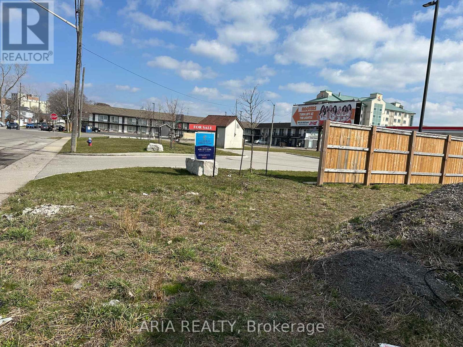 5520 North Street N, Niagara Falls, Ontario  L2G 1J3 - Photo 4 - X12429242