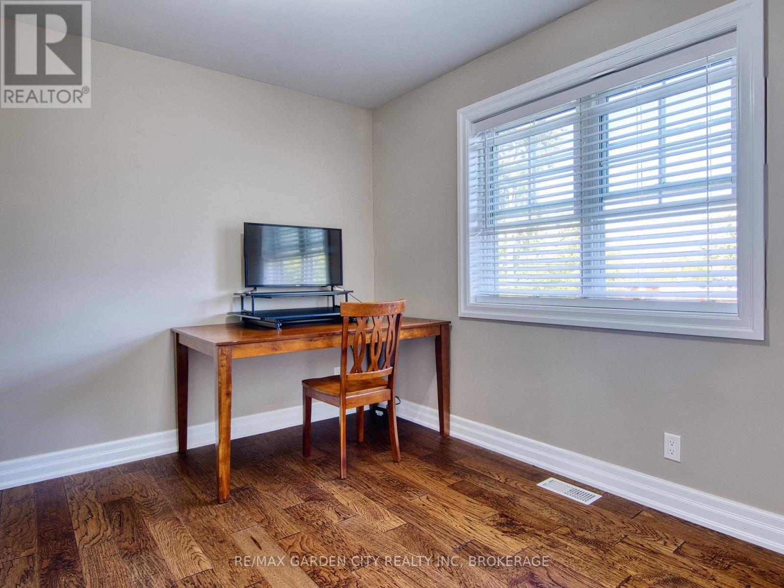 686 Lakeview Road, Fort Erie (Crescent Park), Ontario  L2A 4X1 - Photo 33 - X12429189