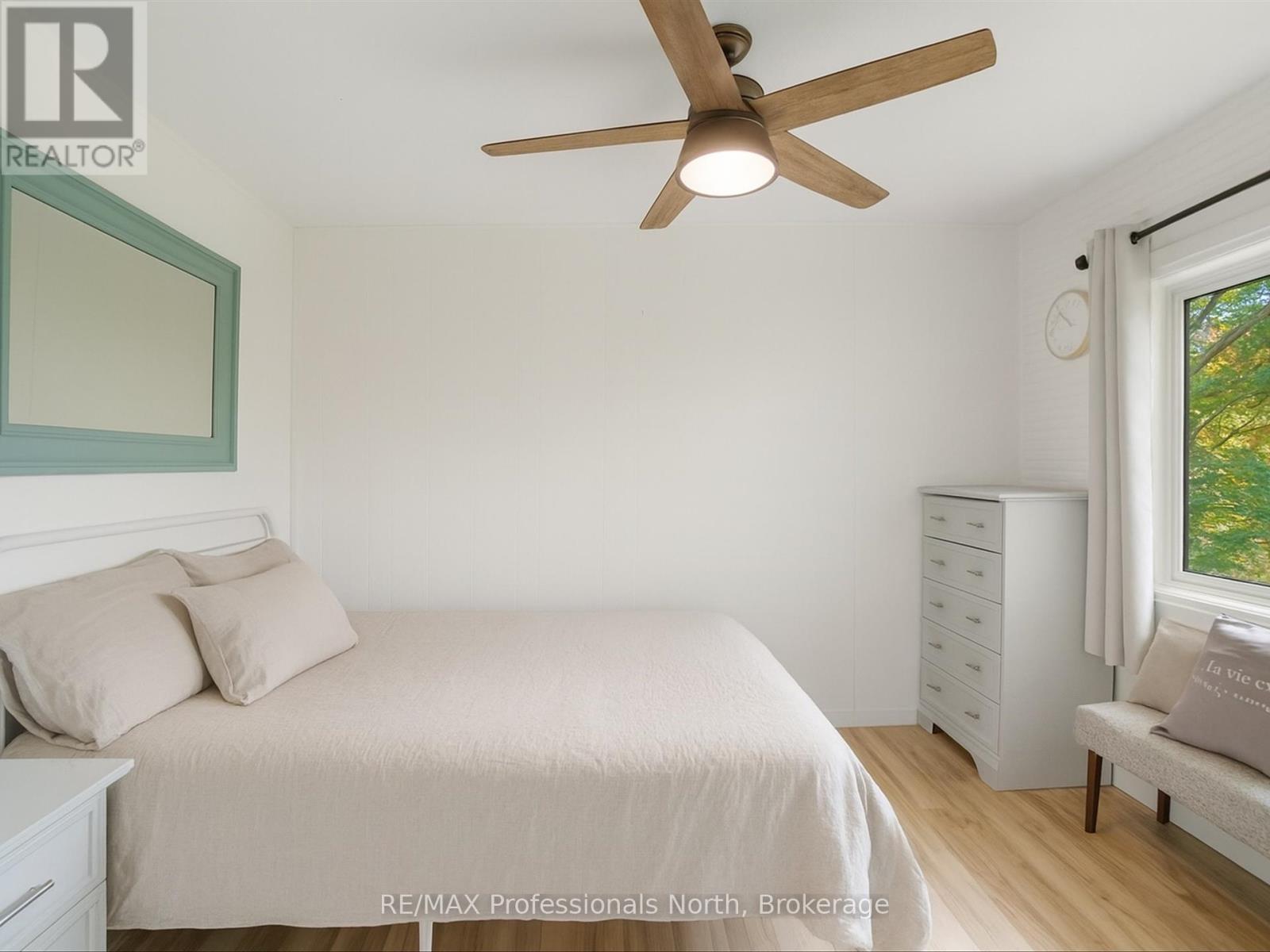 1755 Skyline Drive, Huntsville, Ontario  P1H 1A7 - Photo 11 - X12429282