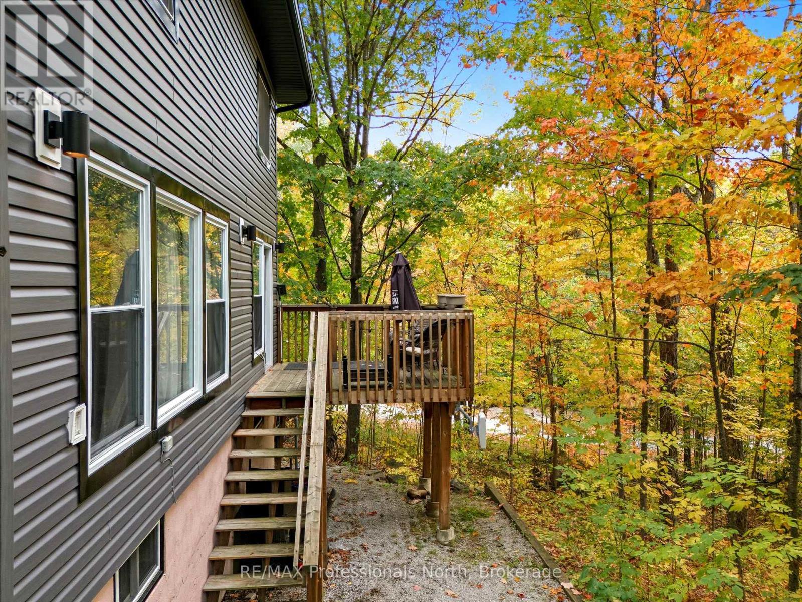 1755 Skyline Drive, Huntsville, Ontario  P1H 1A7 - Photo 16 - X12429282