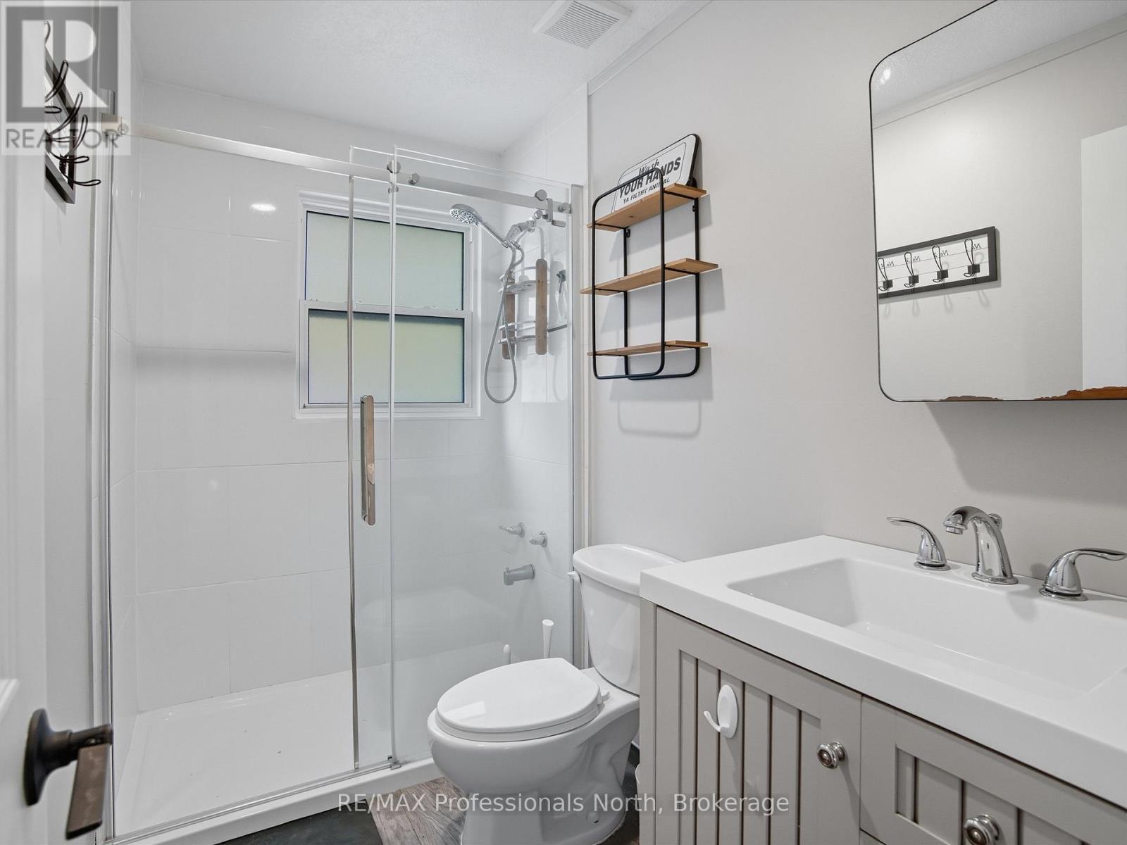 1755 Skyline Drive, Huntsville, Ontario  P1H 1A7 - Photo 9 - X12429282